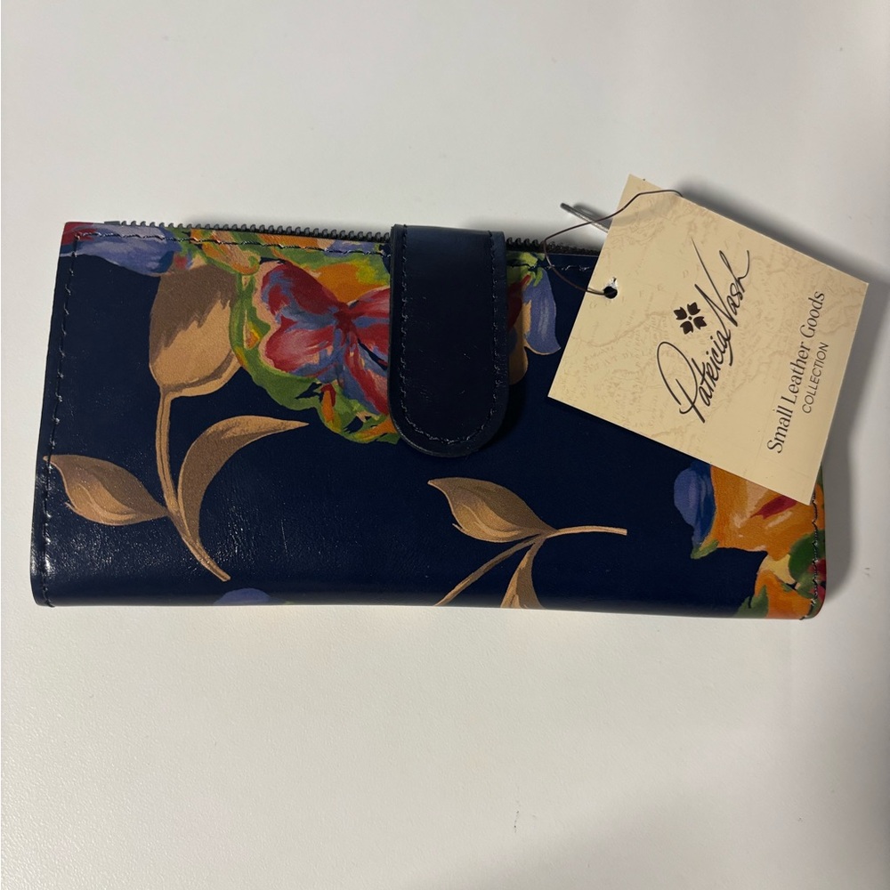 NWT! Patricia Nash Blue Floral Wallet Elegant Leather Design